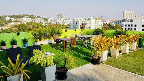 Laguna Bay, Pratumnak, Pattaya