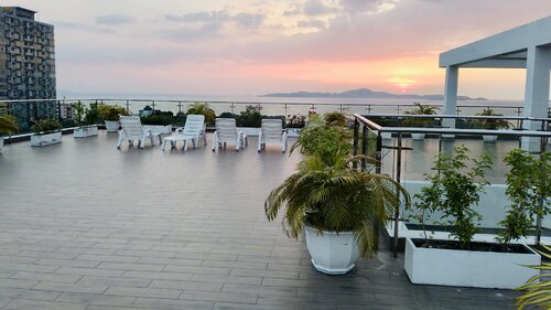 Sunset Boulevard Residence, Pratumnak, Pattaya