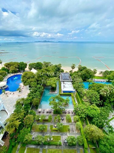 Condo for sale studio 39 m² in Zire Wongamat, Pattaya