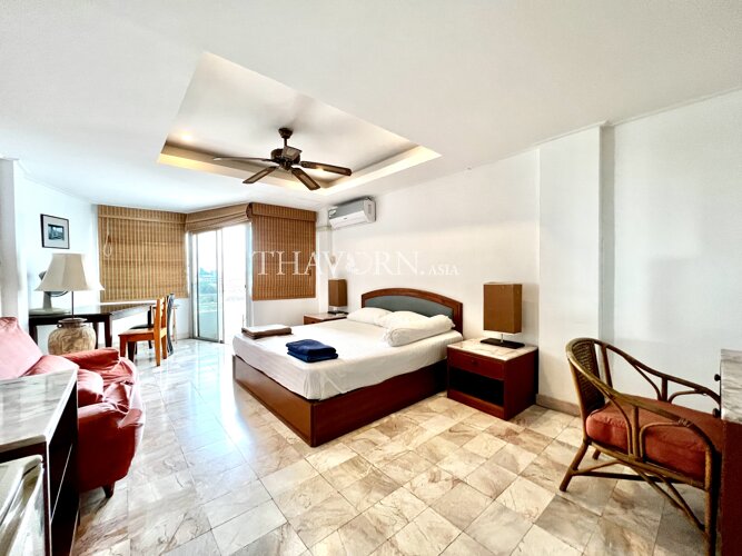 Condo for sale studio 40 m² in Somphong Condotel, Pattaya