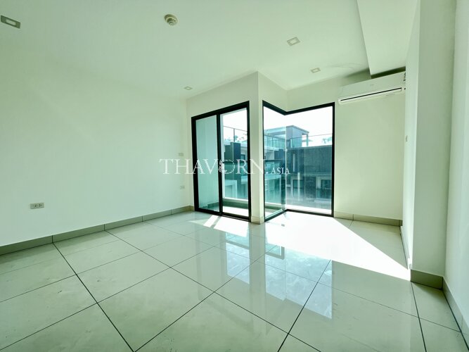 Condo for sale studio 28 m² in Siam Oriental Plaza, Pattaya
