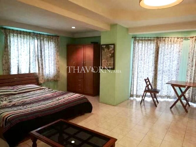 Condo for sale studio 39 m² in Jomtien beach condominium, Pattaya