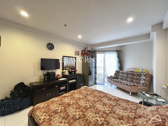Condo for sale studio 30 m² in Jomtien beach condominium, Pattaya
